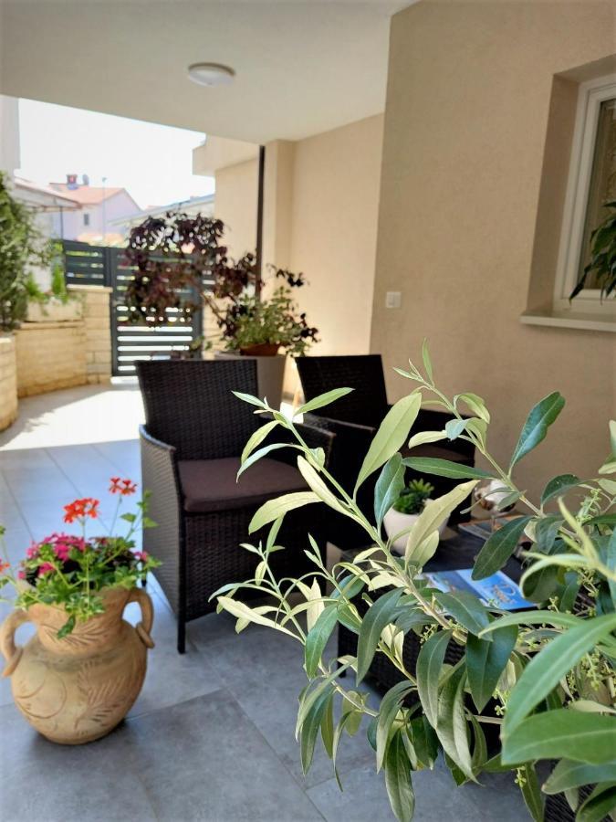 Melody Apartment Porec Esterno foto