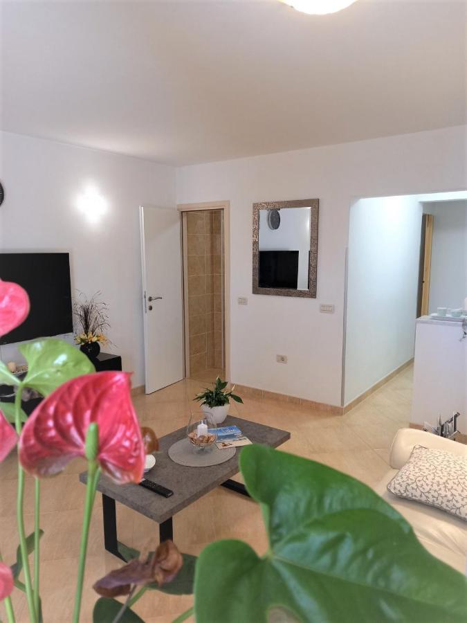 Melody Apartment Porec Esterno foto