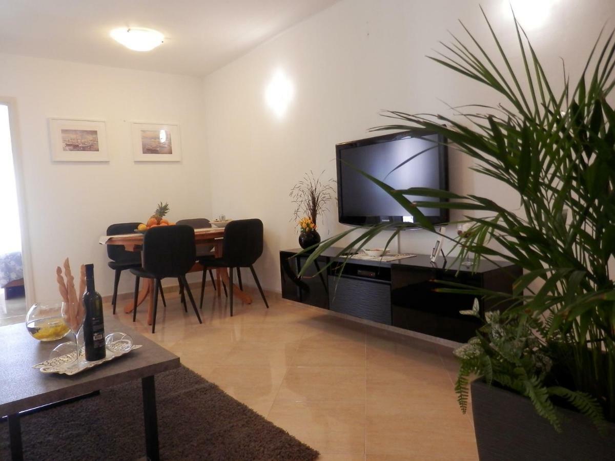Melody Apartment Porec Esterno foto